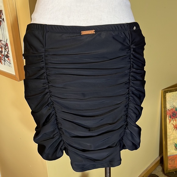 RAISINS CURVE Size 16W PinUp Girl Ruched Swim Skirt Stretch Sexy Slim $119 NEW - Picture 5 of 16